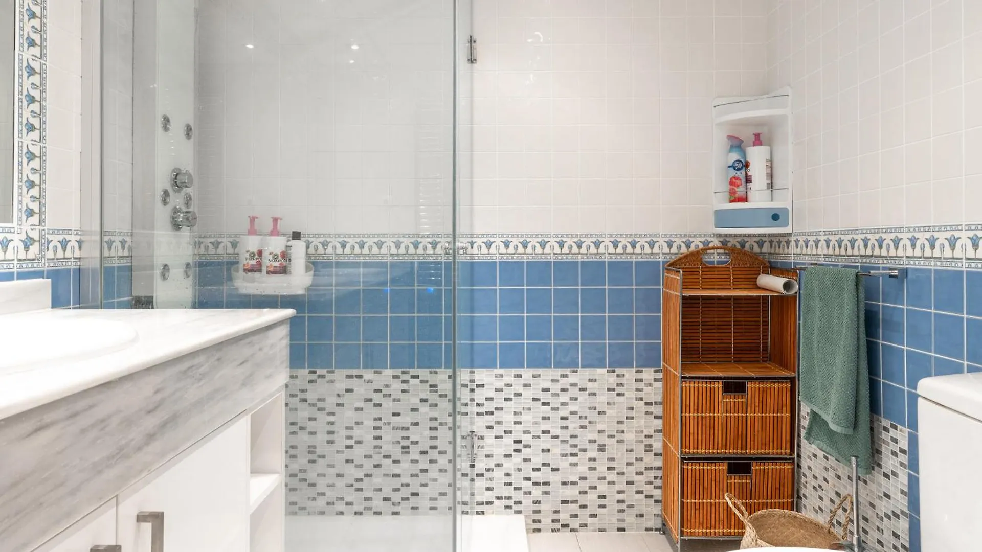 Spacious Four Bedroom Apartment In San Pedro Marbella