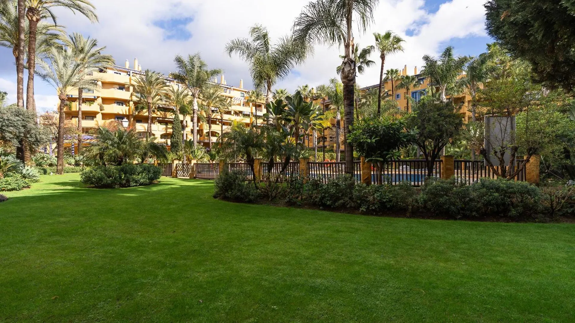 Spacious Four Bedroom Apartment In San Pedro Marbella